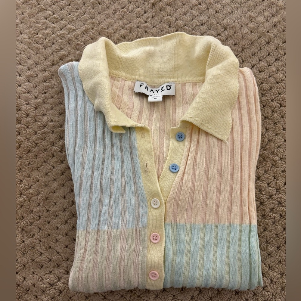 Frayed Pastel Short Sleeve Ribbed Polo Top Size Medium in great condition